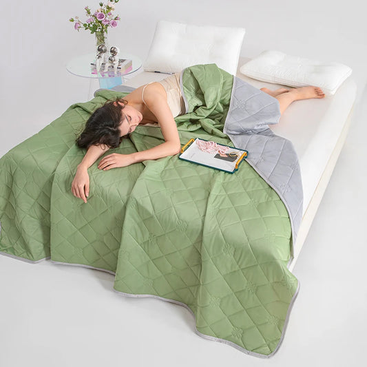 Soft Breathable Grade a Cooling Blanket 